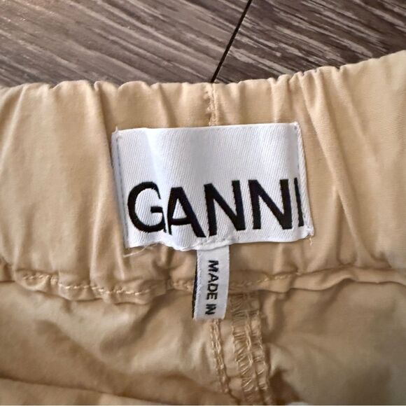 GANNI Washed Canvas Elasticated Curve Pants in Pale Khaki - Picture 4 of 9